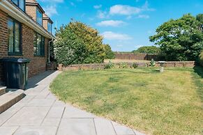 Lush & Spacious 3BD House - East Brighton