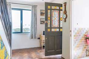 Lush & Spacious 3BD House - East Brighton