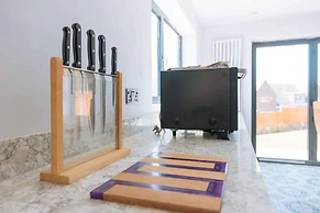 Lush & Spacious 3BD House - East Brighton