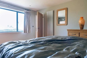 Lush & Spacious 3BD House - East Brighton