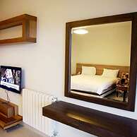 One to One Hotel & Apartments