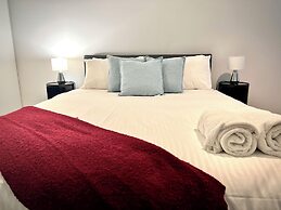 ReadySet Apartments at Manhattan