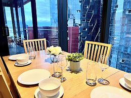 ReadySet Apartments at Manhattan