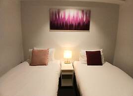 ReadySet Apartments at Manhattan