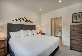 Clearwater Lofts - New! Modern 2 Bedroom Near Keystone Lake