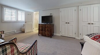 Lionshead Village 3 Bedroom Boutique Resort Condo - Walk to Gondola!