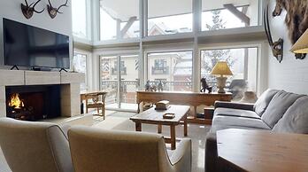 Lionshead Village 3 Bedroom Boutique Resort Condo - Walk to Gondola!