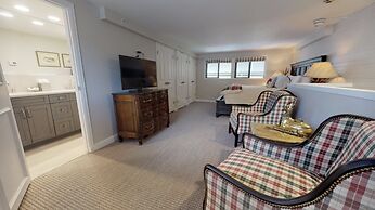 Lionshead Village 3 Bedroom Boutique Resort Condo - Walk to Gondola!