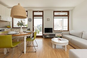 Sielecka Apartment Warsaw by Renters