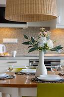 Sielecka Apartment Warsaw by Renters