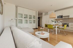 Sielecka Apartment Warsaw by Renters