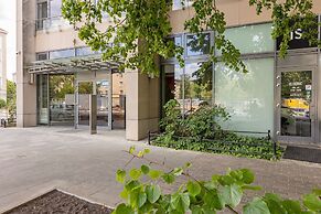 Sielecka Apartment Warsaw by Renters