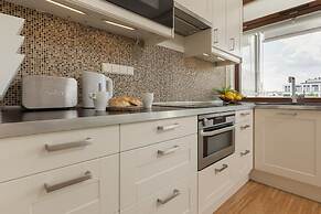 Sielecka Apartment Warsaw by Renters