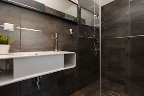 Sielecka Apartment Warsaw by Renters