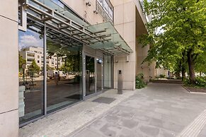 Sielecka Apartment Warsaw by Renters