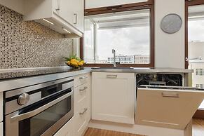 Sielecka Apartment Warsaw by Renters
