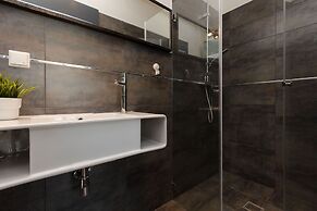 Sielecka Apartment Warsaw by Renters