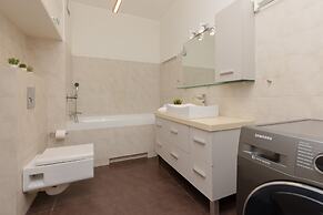 Sielecka Apartment Warsaw by Renters