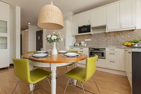 Sielecka Apartment Warsaw by Renters