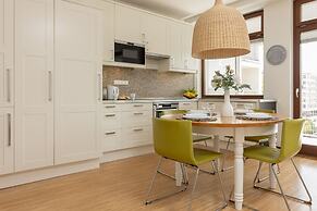 Sielecka Apartment Warsaw by Renters