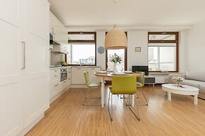 Sielecka Apartment Warsaw by Renters