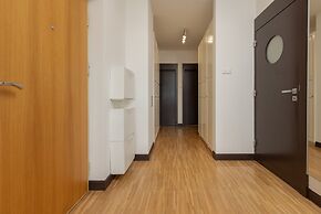 Sielecka Apartment Warsaw by Renters