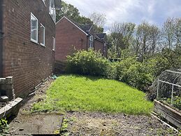 Blaydonburn - Sleeps 6 - Parking - Garden - Hottub