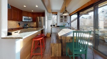 Landmark Condos 2 Bedroom in Lionshead Village