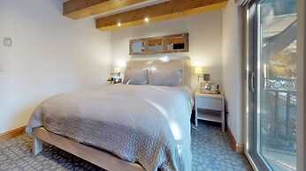 Landmark Condos 2 Bedroom in Lionshead Village