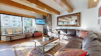 Landmark Condos 2 Bedroom in Lionshead Village