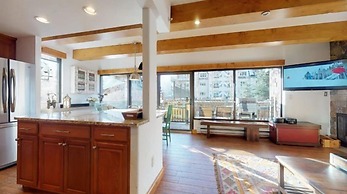 Landmark Condos 2 Bedroom in Lionshead Village