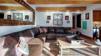 Landmark Condos 2 Bedroom in Lionshead Village