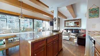 Landmark Condos 2 Bedroom in Lionshead Village