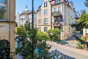 Atmospheric Jagielly by Renters