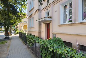 Atmospheric Jagielly by Renters