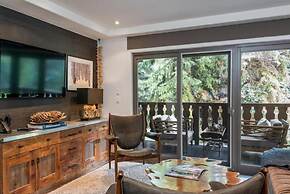 Vail Village Bridge Street 2 Bedroom Next to Gondola One