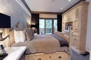 Vail Village Bridge Street 2 Bedroom Next to Gondola One