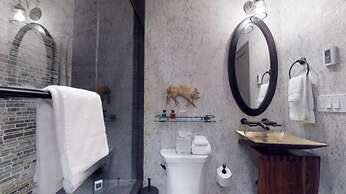 Vail Village Bridge Street 2 Bedroom Next to Gondola One