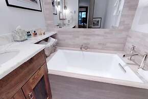 Vail Village Bridge Street 2 Bedroom Next to Gondola One