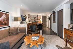 Vail Village Bridge Street 2 Bedroom Next to Gondola One