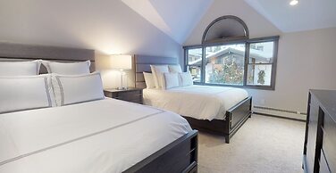 Vail Village Center Place 3 Bedroom Condo