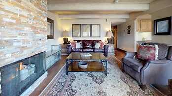 Lionshead Village - Landmark Condos 2 Bedroom