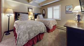 Lionshead Village - Landmark Condos 2 Bedroom