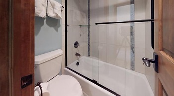 Lionshead Village Landmark Condos 3 Bedroom