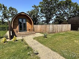 Luxury Glamping Pod With Hot Tub, Fees Apply