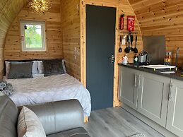 Luxury Glamping Pod With Hot Tub, Fees Apply