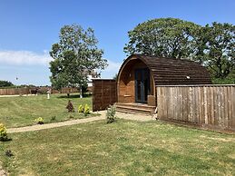 Luxury Glamping Pod With Hot Tub, Fees Apply