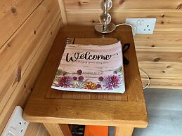 Luxury Glamping Pod With Hot Tub, Fees Apply