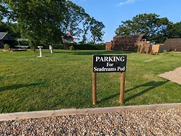 Luxury Glamping Pod With Hot Tub, Fees Apply