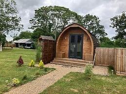 Luxury Glamping Pod With Hot Tub, Fees Apply
